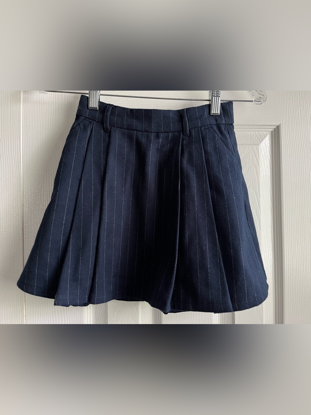 NWT Hollister Navy Ultra High-Rise Pinstripe Pleated Skirt with Shorts XXS